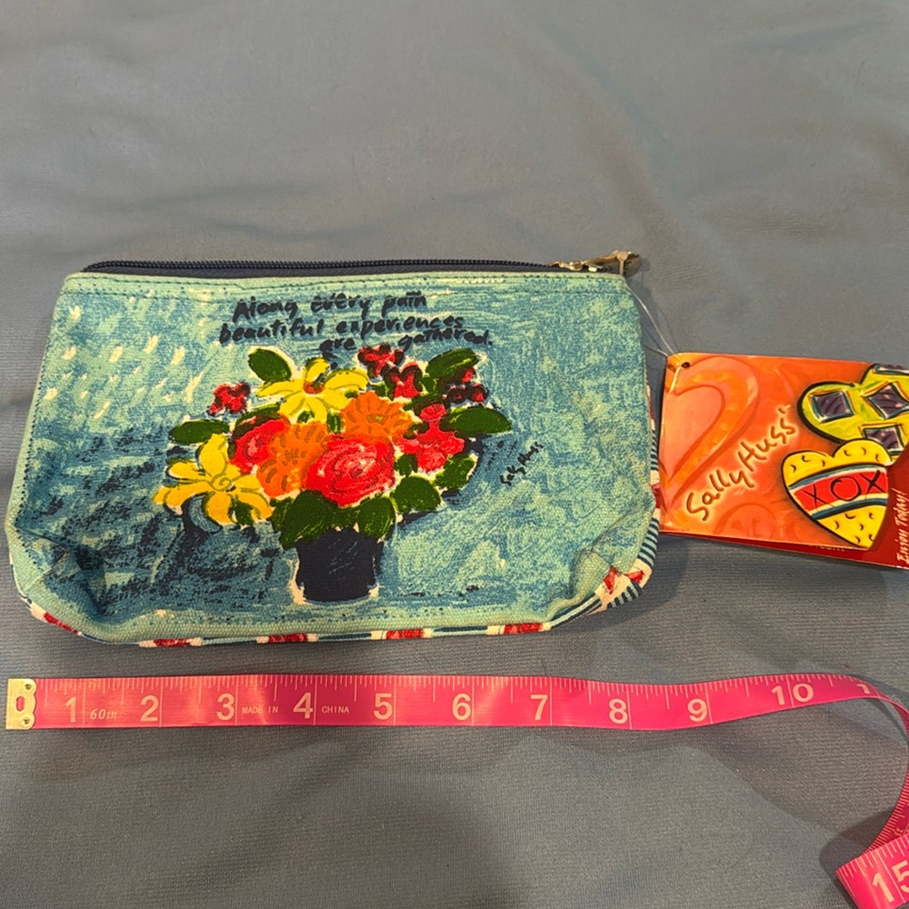 NWT Sally Huss Blue Florals Makeup Bag 8.5” x 5.5” Z54